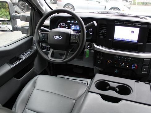 Used 2024 Ford F350 XL RWD image 14