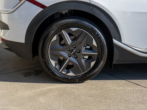 New 2025 Kia EV6 Light w/ Light LR Technology Package image 30