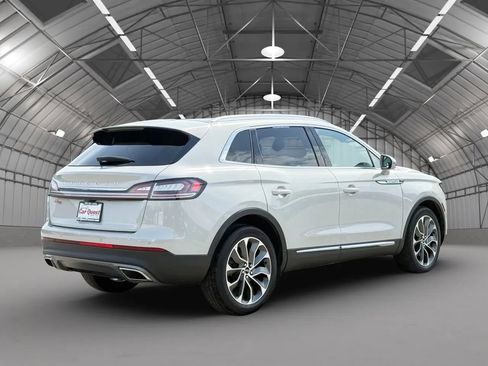 Used 2021 Lincoln Nautilus Reserve image 7