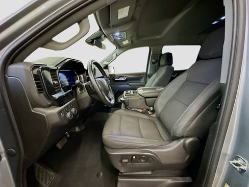 Used 2024 Chevrolet Silverado 1500 LT image 13
