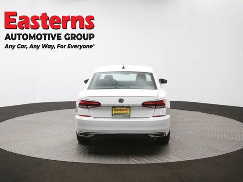 Used 2022 Volkswagen Passat 2.0T SE image 62
