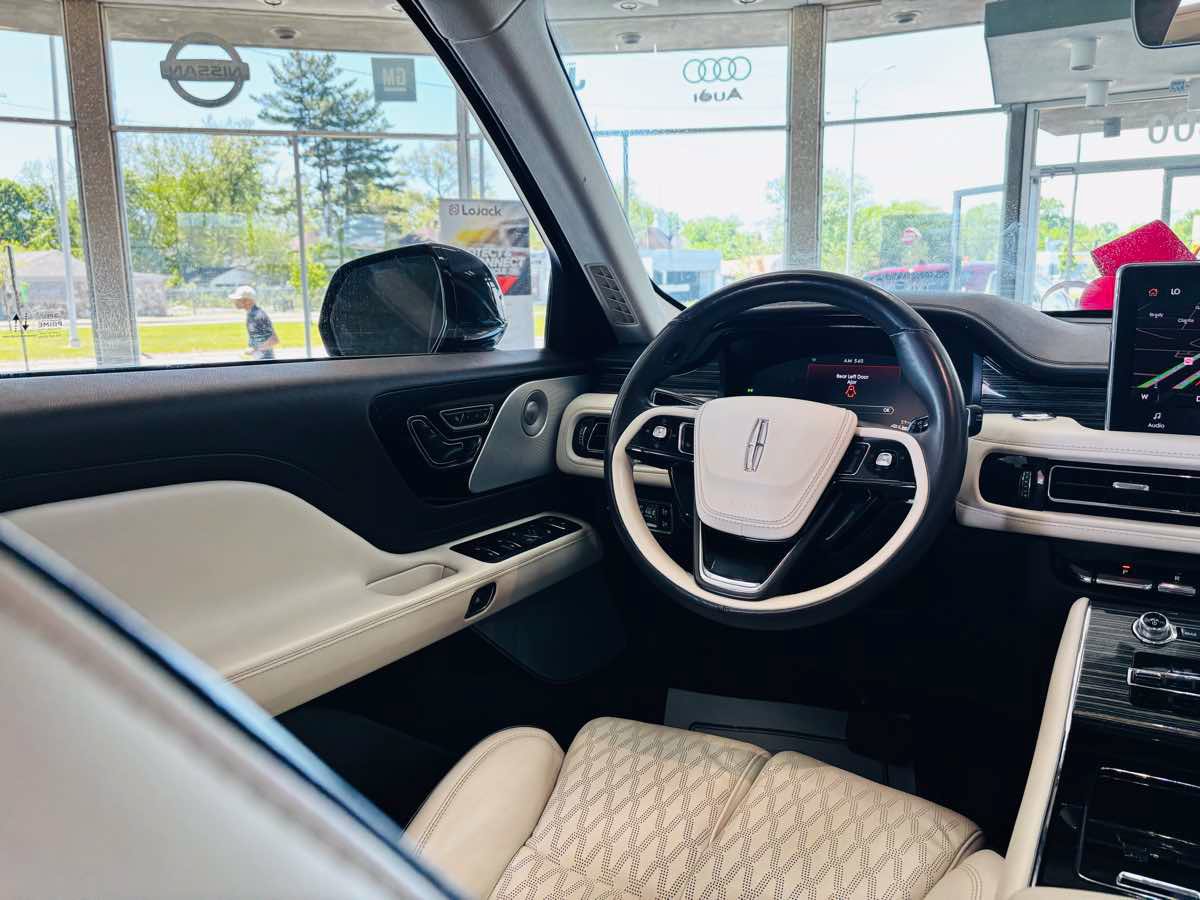 Used 2023 Lincoln Aviator Black Label w/ Dynamic Handling Package AWD/4WD image 52