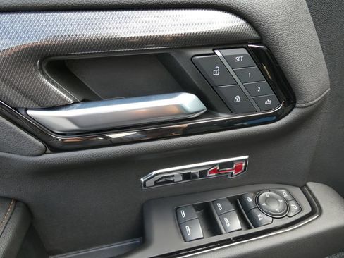 Certified 2022 GMC Sierra 1500 AT4 w/ AT4 Premium Package AWD/4WD image 26