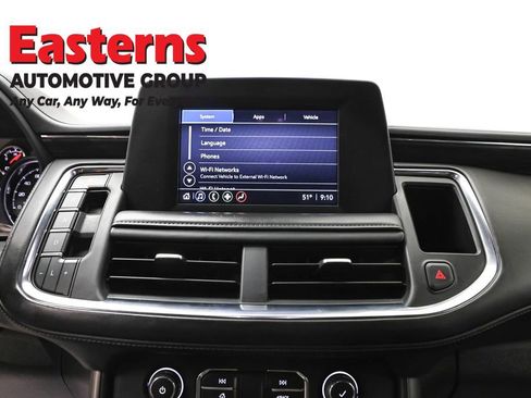 Used 2023 Chevrolet Suburban LS RWD image 12