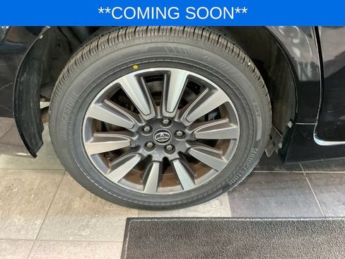 Used 2018 Toyota Sienna Limited Premium AWD/4WD image 6
