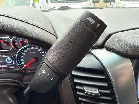 Used 2019 Chevrolet Suburban LT image 38