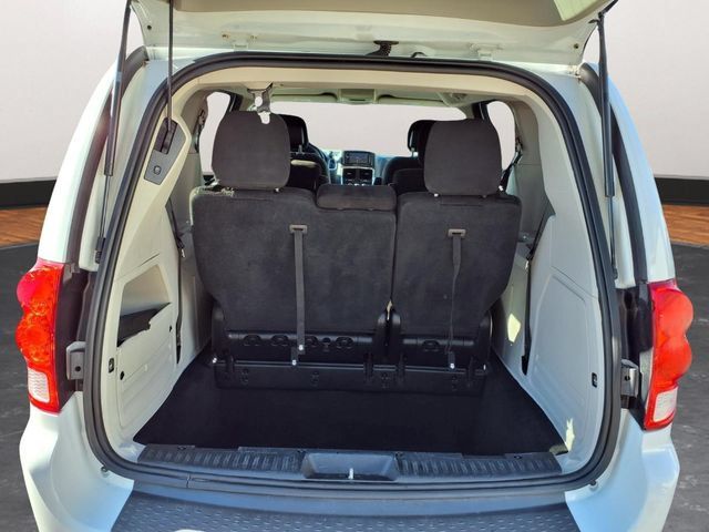 Used 2016 Dodge Grand Caravan SXT w/ Rear Park Assist Package FWD image 21