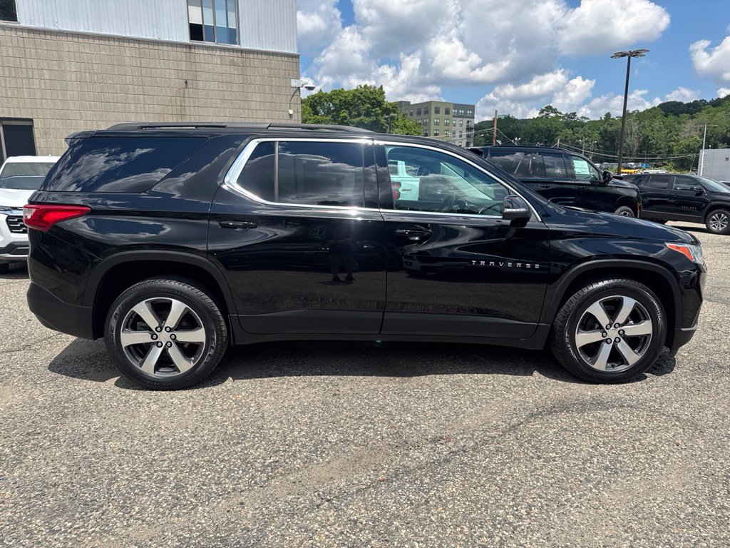 Used 2021 Chevrolet Traverse LT w/ LT Premium Package AWD/4WD image 8