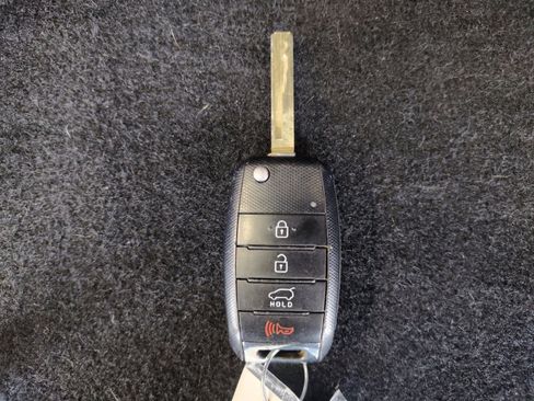 Used 2016 Kia Sorento LX w/ LX Convenience Package image 27