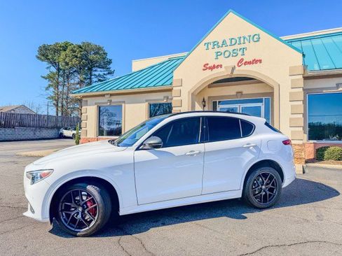 Used 2021 Alfa Romeo Stelvio Ti w/ Nero Edizione image 21