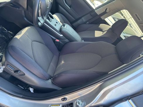 Used 2025 Toyota Highlander LE FWD image 39