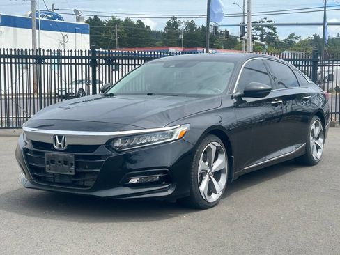 Used 2020 Honda Accord Touring image 3