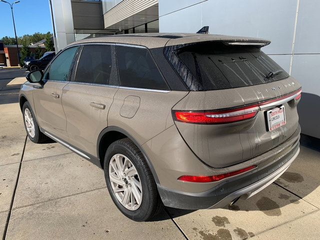 Certified 2025 Lincoln Corsair AWD image 3