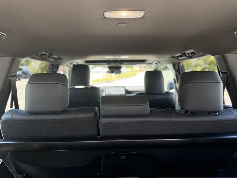 Used 2024 Lexus GX 550 w/ Cold Area Package AWD/4WD image 16