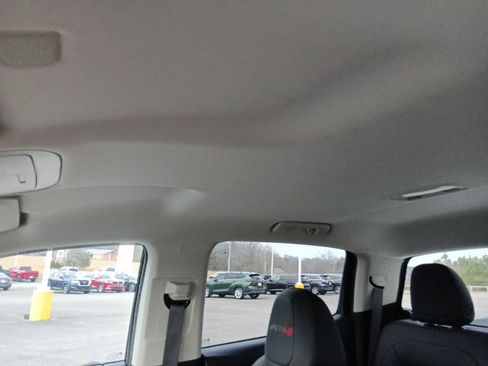 Used 2022 GMC Canyon AT4 w/ Trailering Package image 14