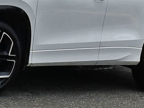 Used 2026 Volkswagen Tiguan SEL R-Line AWD/4WD image 30