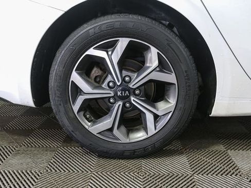 Used 2020 Kia Forte LXS FWD image 14