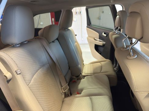 Used 2015 Dodge Journey SXT w/ Flexible Seating Group image 25