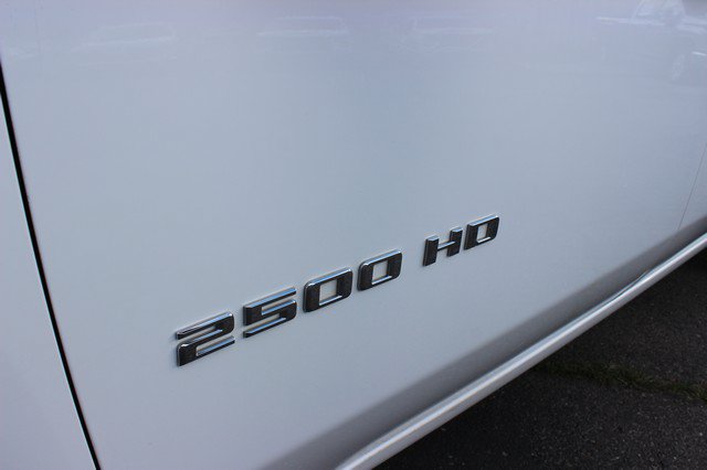 Used 2023 Chevrolet Silverado 2500 LT AWD/4WD image 2