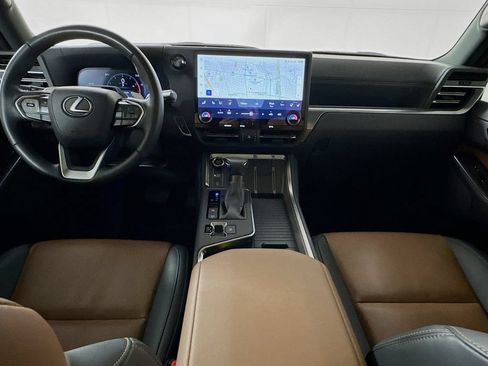 Used 2025 Lexus GX 550 w/ Cold Area Package AWD/4WD image 28