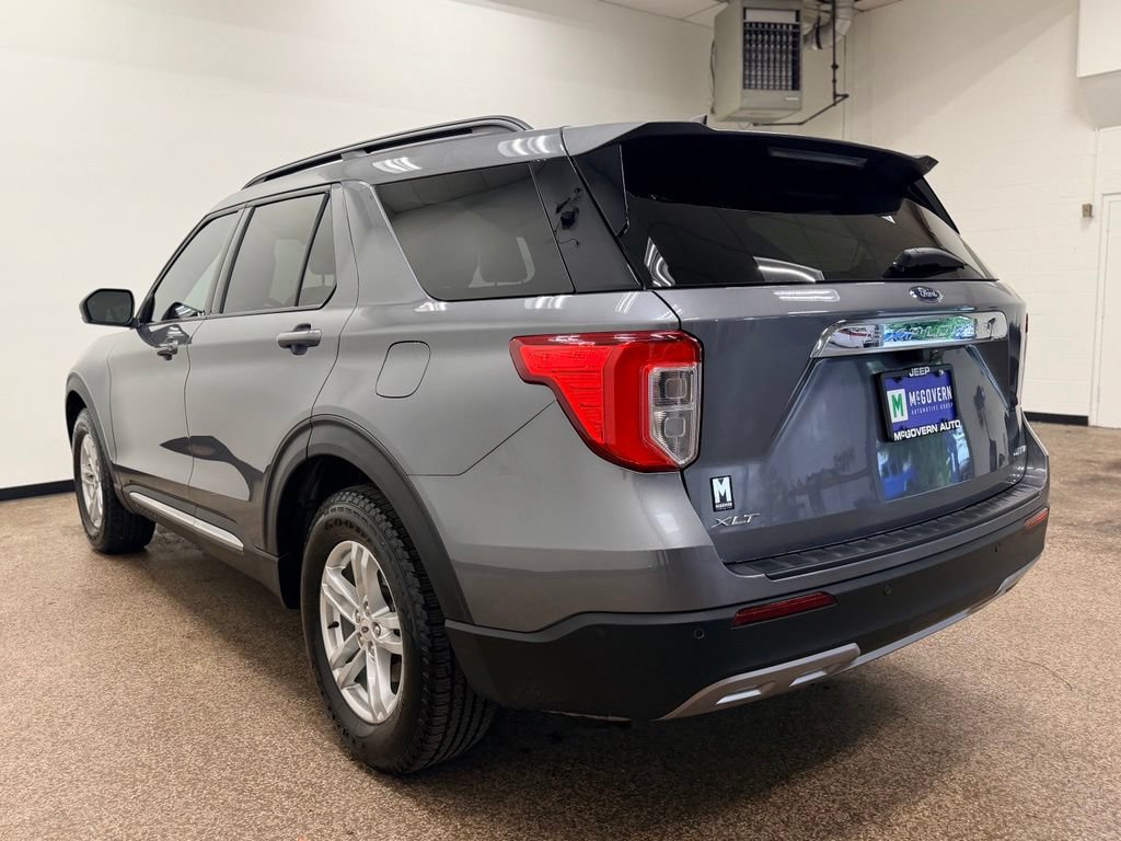 Used 2022 Ford Explorer XLT w/ Equipment Group 202A AWD/4WD image 3