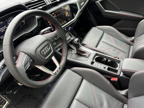 Certified 2025 Audi Q3 2.0T Premium Plus w/ Premium Plus Package image 10