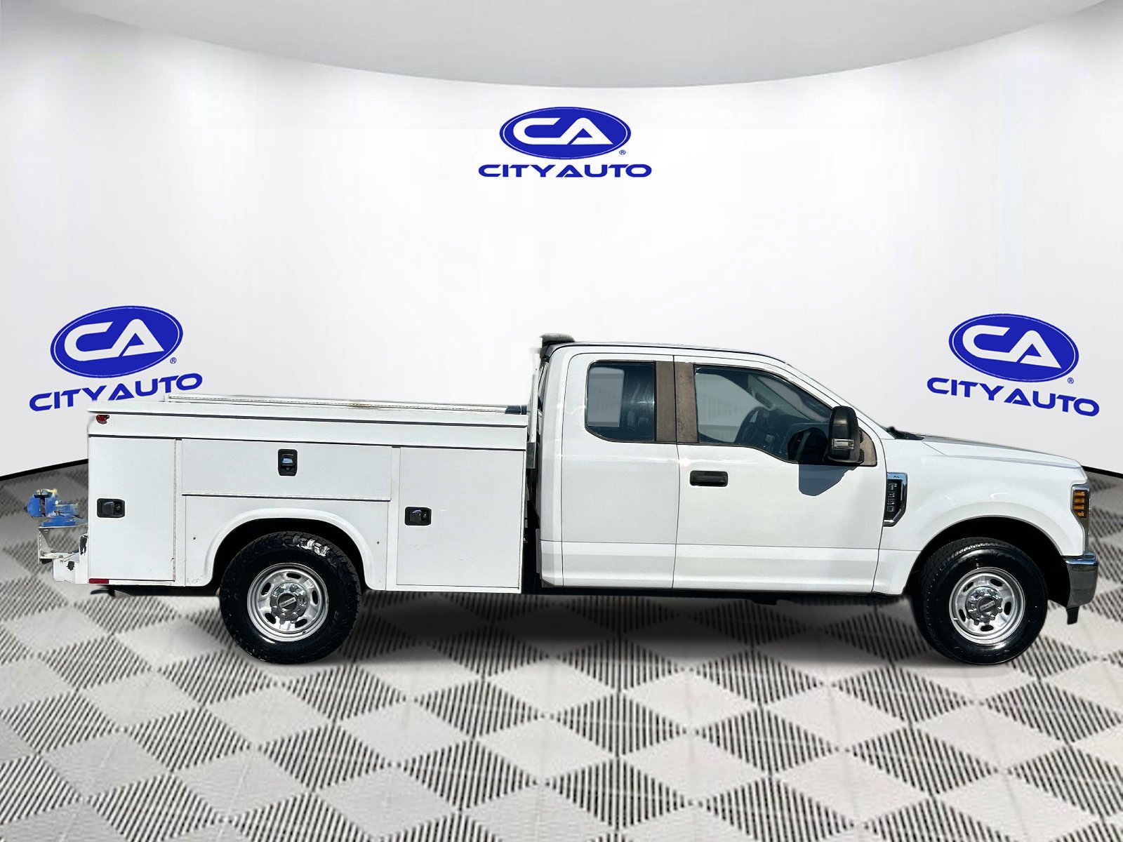 Used 2019 Ford F350 XL w/ XL Value Package RWD image 2