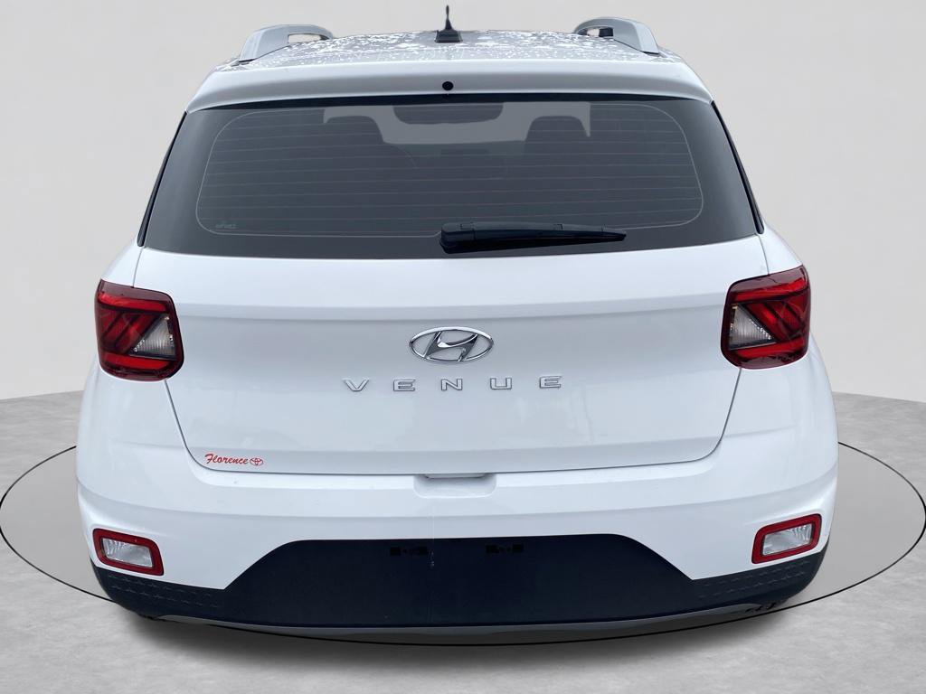 Used 2025 Hyundai Venue SEL FWD image 12