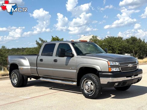 Used 2007 Chevrolet Silverado 3500 LT w/ Heavy-Duty Power Package AWD/4WD image 3