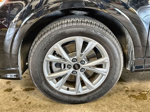 Used 2024 Audi Q3 2.0T Premium image 32