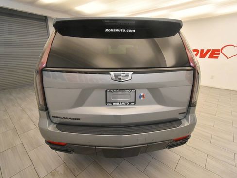 Used 2023 Cadillac Escalade Sport Platinum w/ LPO, ONYX Package AWD/4WD image 4