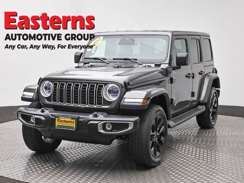 Used 2025 Jeep Wrangler Unlimited Sahara AWD/4WD image 1