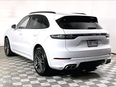 Certified 2019 Porsche Cayenne Turbo AWD/4WD image 3