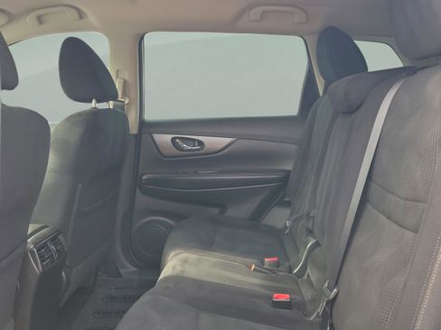 Used 2015 Nissan Rogue S w/ S Family Package image 7