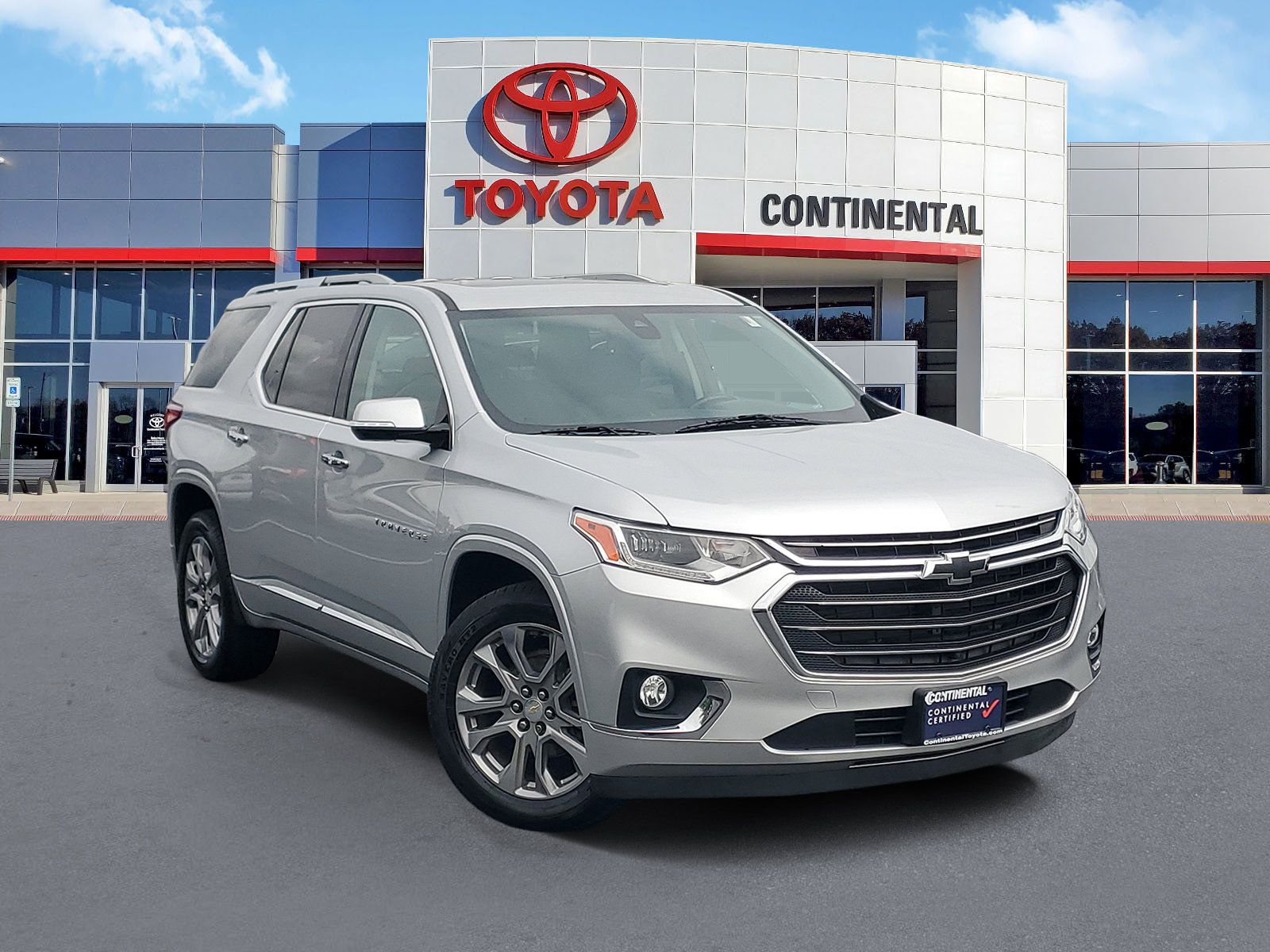 Used 2018 Chevrolet Traverse Premier w/ Driver Confidence II Package FWD image 36