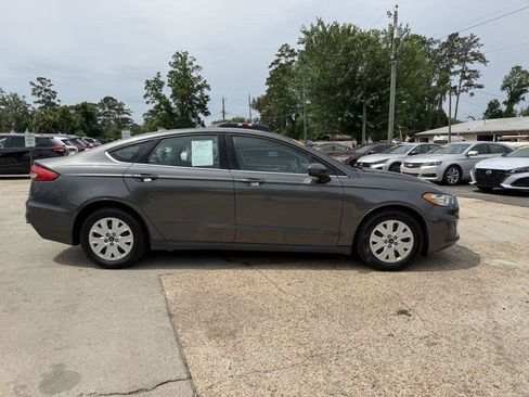 Used 2020 Ford Fusion S FWD image 4