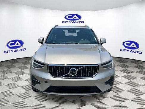 Used 2024 Volvo XC40 B5 Core AWD/4WD image 10