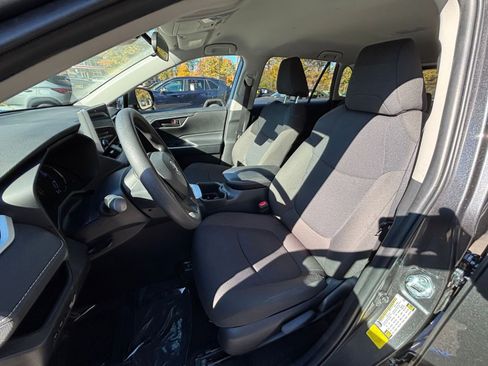 Used 2025 Toyota RAV4 LE image 36