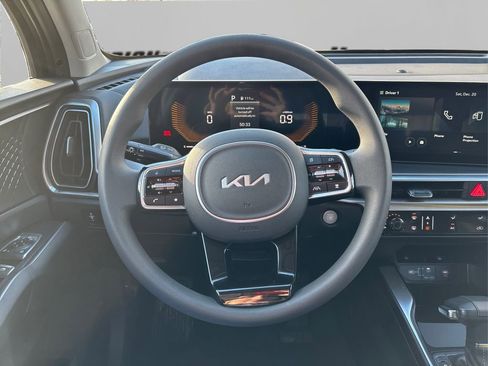 Used 2025 Kia Sorento LX image 22