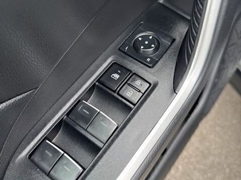 Used 2024 Toyota RAV4 XLE image 17
