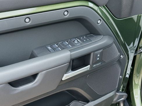 New 2026 Land Rover Defender 110 X-Dynamic SE AWD/4WD image 23