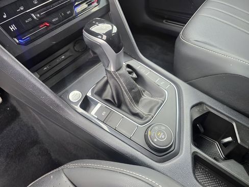 Used 2023 Volkswagen Tiguan SE R-Line image 19