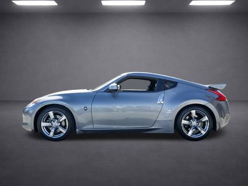Used 2010 Nissan 370Z Coupe image 7