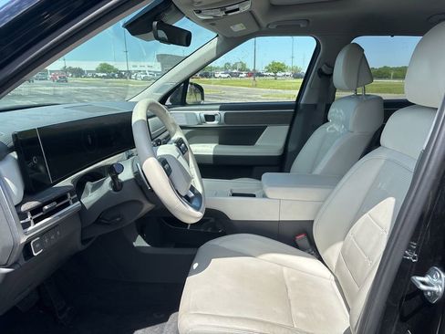 Used 2025 Hyundai Santa Fe Limited AWD/4WD image 10