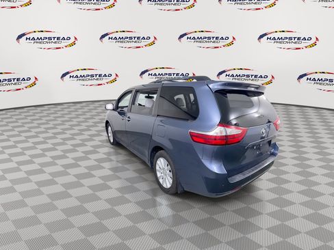Used 2017 Toyota Sienna XLE Premium AWD/4WD image 6