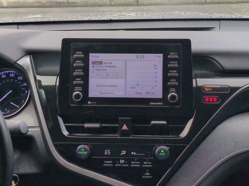 Certified 2021 Toyota Camry SE image 17