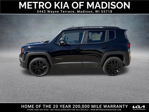 Used 2017 Jeep Renegade Altitude AWD/4WD image 4