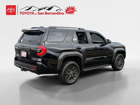 Certified 2025 Toyota 4Runner SR5 image 5