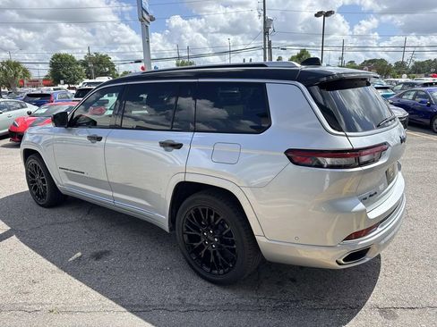 Used 2023 Jeep Grand Cherokee L Summit AWD/4WD image 6