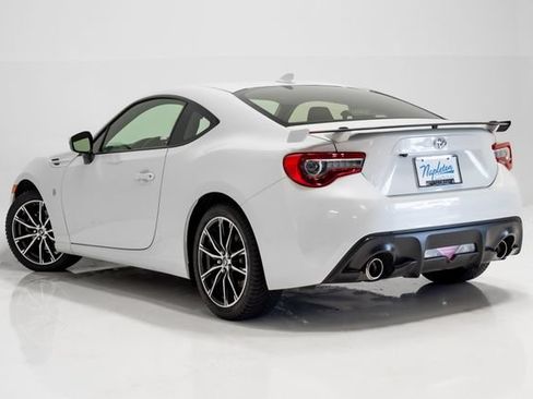 Used 2018 Toyota 86 RWD image 24